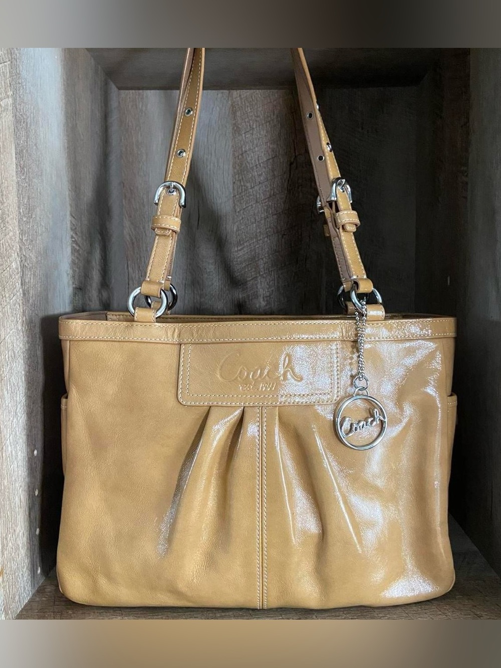 Coach Shoulder Tote Purse Tan Patent Leather EUC